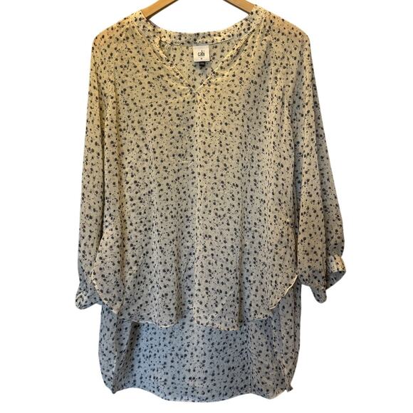 Cabi Women's Tan Black Floral Sheer 3/4 Sleeve V-Neck High Low Blouse M 8026 - Picture 1 of 4